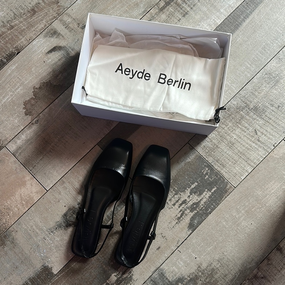 Aeyde April Nappa slingback leather flats, size 10